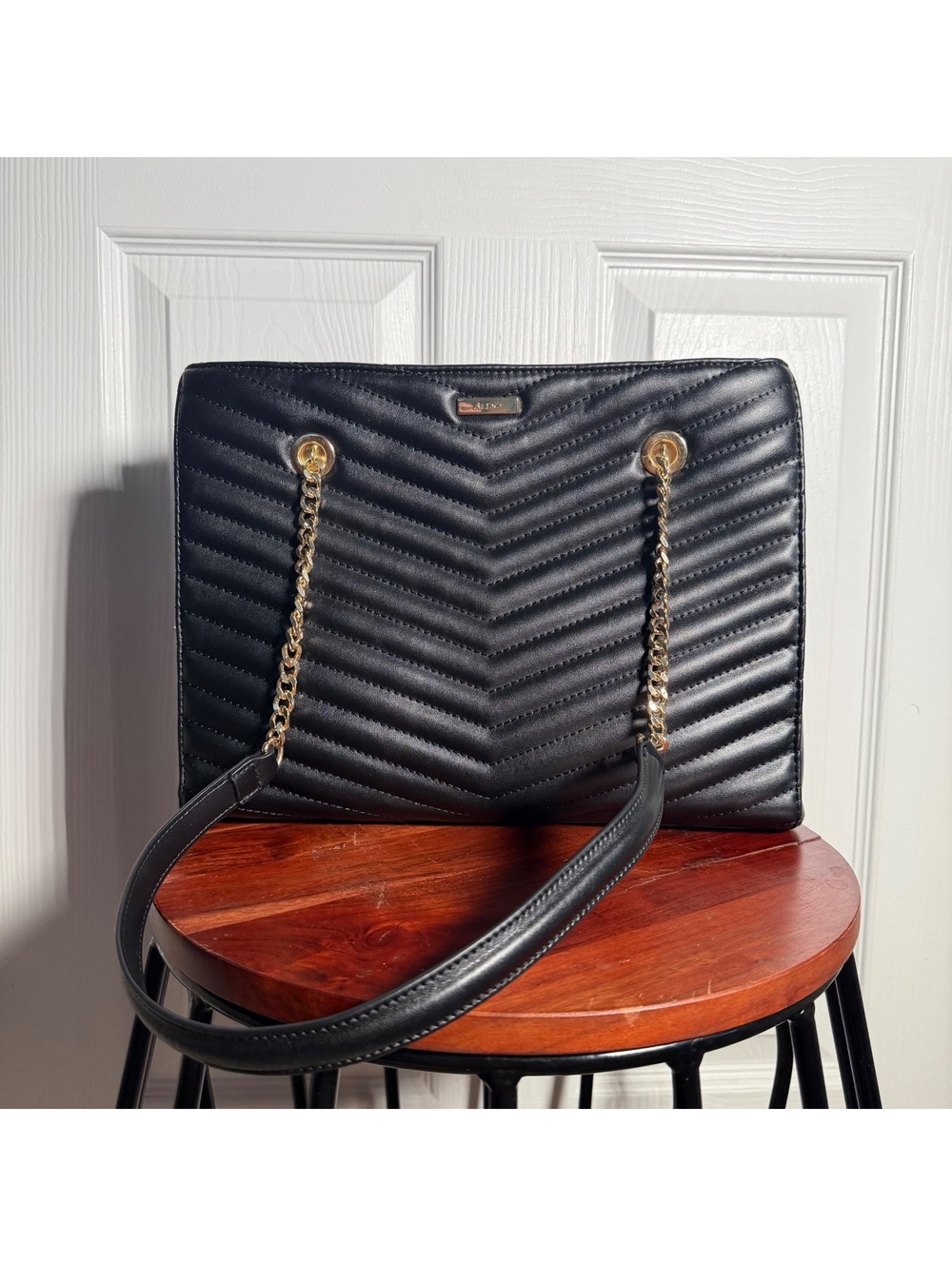 Black Quilted Faux Leather Chevron Shoulder Tote Purse Gold Chain Double Zip Bag